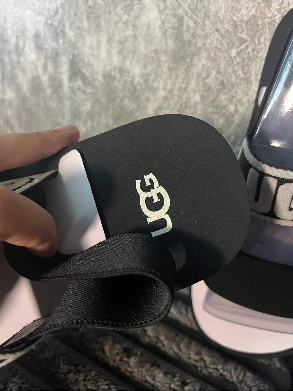 UGG Kids Black & White Logo Strap Sandals. New without box sz 1